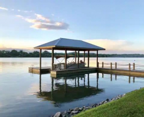 Chickamauga River Refuge- River access and Dock!
